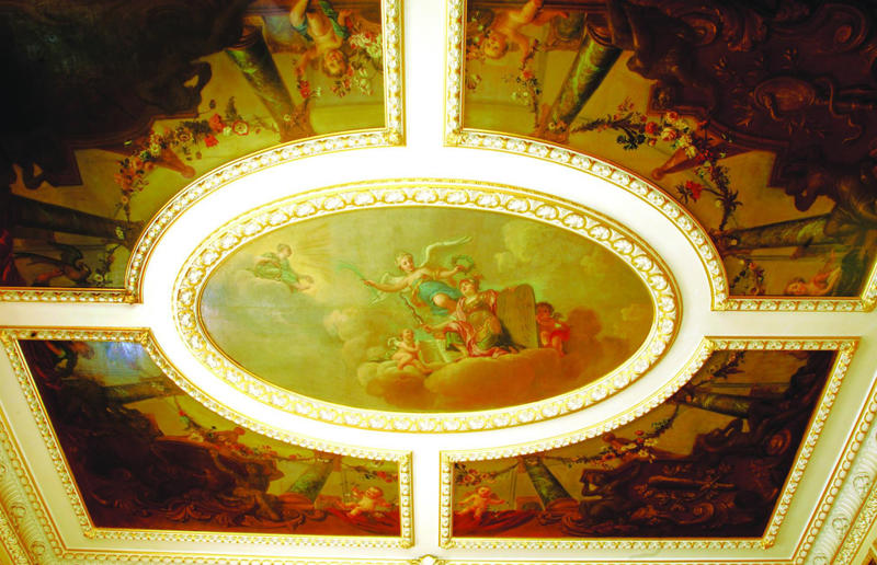 Highclere Castle, UK Home, grand home, Hearst Castle, California, USA, Como House, Australia, Winter Palace, Russia, Biltmore, North Carolina, USA, Palace of Versailles, France, Highclere Castle, UK, Mysore Palace, India, The Castle of Ravadinovo, Bulgaria, Casa Loma, Canada, Blenheim Palace, UK, Oheka Castle, New York, USA, Pena Palace, Portugal, Burghley House, UK, Neuschwanstein Castle, Germany, The Breakers, Rhode Island, USA, Dolmabahçe Palace, Turkey, Château de Chambord, France, Iolani Palace, Hawaii, USA, Himeji Castle, Japan, Hampton Court Palace, UK, Alhambra, Spain, De Haar Castle, Netherlands