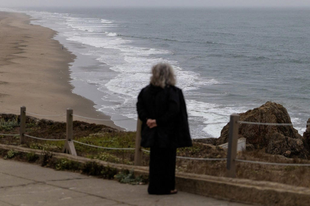 What happens to tsunami waves as they travel across the ocean? What causes a tsunami?, What causes the tide to recede?, What happens to tsunami waves as they travel across the ocean?, What warning systems are in place for tsunamis?