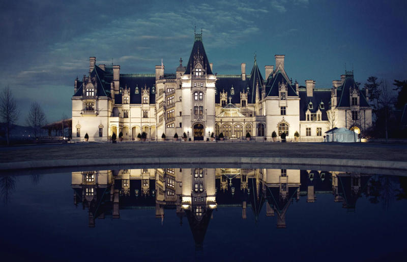 Biltmore, North Carolina, USA Home, grand home, Hearst Castle, California, USA, Como House, Australia, Winter Palace, Russia, Biltmore, North Carolina, USA, Palace of Versailles, France, Highclere Castle, UK, Mysore Palace, India, The Castle of Ravadinovo, Bulgaria, Casa Loma, Canada, Blenheim Palace, UK, Oheka Castle, New York, USA, Pena Palace, Portugal, Burghley House, UK, Neuschwanstein Castle, Germany, The Breakers, Rhode Island, USA, Dolmabahçe Palace, Turkey, Château de Chambord, France, Iolani Palace, Hawaii, USA, Himeji Castle, Japan, Hampton Court Palace, UK, Alhambra, Spain, De Haar Castle, Netherlands
