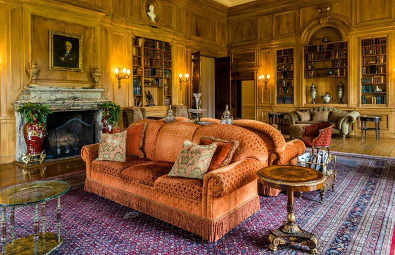 Oheka Castle, New York, USA Home, grand home, Hearst Castle, California, USA, Como House, Australia, Winter Palace, Russia, Biltmore, North Carolina, USA, Palace of Versailles, France, Highclere Castle, UK, Mysore Palace, India, The Castle of Ravadinovo, Bulgaria, Casa Loma, Canada, Blenheim Palace, UK, Oheka Castle, New York, USA, Pena Palace, Portugal, Burghley House, UK, Neuschwanstein Castle, Germany, The Breakers, Rhode Island, USA, Dolmabahçe Palace, Turkey, Château de Chambord, France, Iolani Palace, Hawaii, USA, Himeji Castle, Japan, Hampton Court Palace, UK, Alhambra, Spain, De Haar Castle, Netherlands