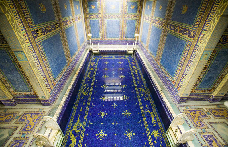 Hearst Castle, California, USA Home, grand home, Hearst Castle, California, USA, Como House, Australia, Winter Palace, Russia, Biltmore, North Carolina, USA, Palace of Versailles, France, Highclere Castle, UK, Mysore Palace, India, The Castle of Ravadinovo, Bulgaria, Casa Loma, Canada, Blenheim Palace, UK, Oheka Castle, New York, USA, Pena Palace, Portugal, Burghley House, UK, Neuschwanstein Castle, Germany, The Breakers, Rhode Island, USA, Dolmabahçe Palace, Turkey, Château de Chambord, France, Iolani Palace, Hawaii, USA, Himeji Castle, Japan, Hampton Court Palace, UK, Alhambra, Spain, De Haar Castle, Netherlands