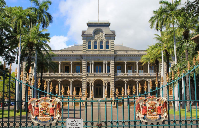 Iolani Palace, Hawaii, USA Home, grand home, Hearst Castle, California, USA, Como House, Australia, Winter Palace, Russia, Biltmore, North Carolina, USA, Palace of Versailles, France, Highclere Castle, UK, Mysore Palace, India, The Castle of Ravadinovo, Bulgaria, Casa Loma, Canada, Blenheim Palace, UK, Oheka Castle, New York, USA, Pena Palace, Portugal, Burghley House, UK, Neuschwanstein Castle, Germany, The Breakers, Rhode Island, USA, Dolmabahçe Palace, Turkey, Château de Chambord, France, Iolani Palace, Hawaii, USA, Himeji Castle, Japan, Hampton Court Palace, UK, Alhambra, Spain, De Haar Castle, Netherlands