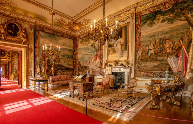 Blenheim Palace, UK Home, grand home, Hearst Castle, California, USA, Como House, Australia, Winter Palace, Russia, Biltmore, North Carolina, USA, Palace of Versailles, France, Highclere Castle, UK, Mysore Palace, India, The Castle of Ravadinovo, Bulgaria, Casa Loma, Canada, Blenheim Palace, UK, Oheka Castle, New York, USA, Pena Palace, Portugal, Burghley House, UK, Neuschwanstein Castle, Germany, The Breakers, Rhode Island, USA, Dolmabahçe Palace, Turkey, Château de Chambord, France, Iolani Palace, Hawaii, USA, Himeji Castle, Japan, Hampton Court Palace, UK, Alhambra, Spain, De Haar Castle, Netherlands