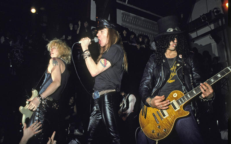 Roxette – Doctor Feelgood (1975), Aqualung – Jethro Tull (1971), Sweet Child O’ Mine – Guns N’ Roses (1988), Breadfan – Budgie (1973), All Right Now – Free (1970), Bo Diddley – Bo Diddley (1955), The Trooper – Iron Maiden (1983), Walk This Way – Aerosmith (1975), Hocus Pocus – Focus (1970), Smokestack Lightning – Howlin’ Wolf (1956), Alternative Ulster – Stiff Little Fingers (1979), Gimme Shelter – The Rolling Stones (1969), Marquee Moon – Television (1977), Pretty Vacant – Sex Pistols (1976), Kashmir – Led Zeppelin (1975), She Sells Sanctuary – The Cult (1985), Thunderstruck – AC/DC (1990), Limelight – Rush (1981), Money For Nothing – Dire Straits (1985), Money – Pink Floyd (1973), Jailbreak – Thin Lizzy (1976), Rebel Rebel – David Bowie (1974), Sweet Home Alabama – Lynyrd Skynyrd (1974), Won’t Get Fooled Again – The Who (1971), Plug in Baby – Muse (2001), Caroline – Status Quo (1973), Ain’t Talkin’ ’Bout Love – Van Halen (1978), Taxman – The Beatles (1966), Reelin’ in the Years – Steely Dan (1972), Enter Sandman – Metallica (1991), Plus: Five bonus tracks