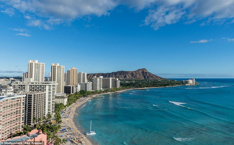 Swimmers ignore tsunami warning on Hawaii's Waikiki Beach