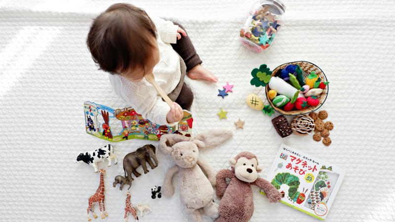 13. Roni 1. Asher, 2. Beatrice, 3. Blythe, 4. Esperanza, 5. Farah, 6. Felix, 7. Felicity, 8. Isaac, 7. Letitia, 8. Merryn, 9. Naomi, 10. Nara, 11. Onni, 12. Rina, 13. Roni, 14. Saeed, 15. Shreya, 16. Tate, 17. Whelan, 18. Winnie, 19. Winston, 20. Zelda