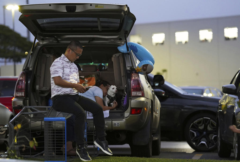 ‘Over-evacuation’ was an issue, officials say, No need to hit Costco, Hawaii usually has plenty of warning before tsunamis strike, 'I didn't hear a car horn honk'