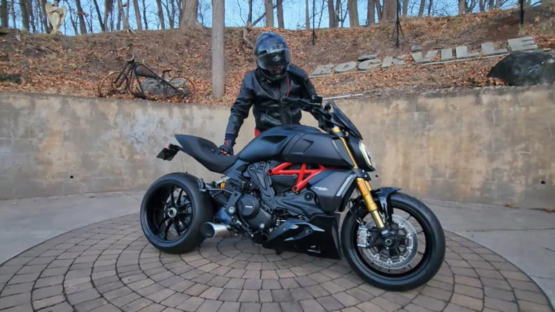 10. Ducati Diavel 1260 S 1. Ducati Diavel, 2. Ducati Multistrada 1200 (First Generation), 3. Ducati Hypermotard 1100, 4. Ducati 1198 (Early Models), 5. Ducati ST4, 6. Ducati Monster 695, 7. Ducati 999, 8. Ducati 620 Monster, 9. Ducati 848 (Early Models), 10. Ducati 750SS, 1. Ducati Panigale V4, 2. Ducati Monster 1200 S, 3. Ducati Multistrada V4, 4. Ducati 916, 5. Ducati Scrambler Icon, 6. Ducati 1299 Panigale, 7. Ducati Streetfighter V4, 8. Ducati Paul Smart 1000 LE, 9. Ducati Hypermotard 950 SP, 10. Ducati Diavel 1260 S