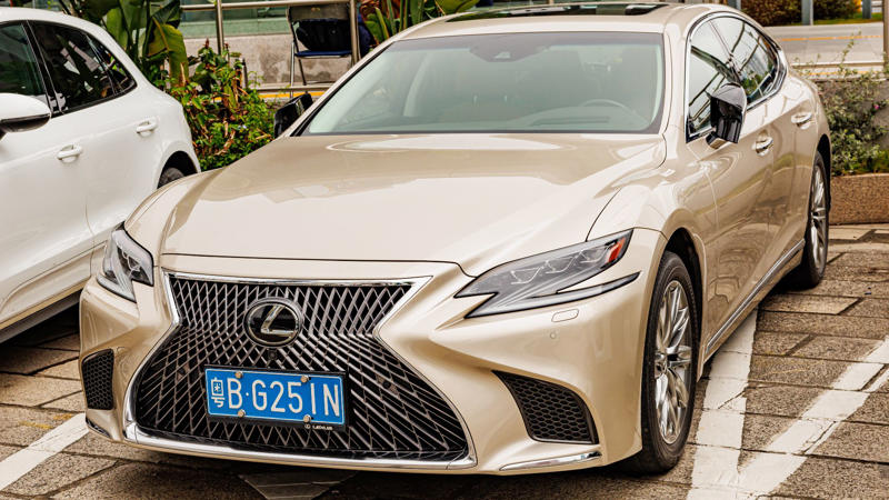 10. Lexus LS 1. Tesla Model S, 2. Tesla Model X, 3. Range Rover Sport, 4. Audi Q8, 5. Porsche Taycan, 6. BMW X1, 7. Lincoln Aviator, 8. Porsche Panamera, 9. Maserati Levante, 10. Range Rover Evoque, 1. Lexus IS 350, 2. Mercedes-Benz S-Class, 3. Volvo S60, 4. Lexus RX 450h, 5. Mercedes-Benz E-Class, 6. BMW 5 Series, 7. Lexus ES 350, 8. Acura TLX, 9. Porsche Macan, 10. Lexus LS