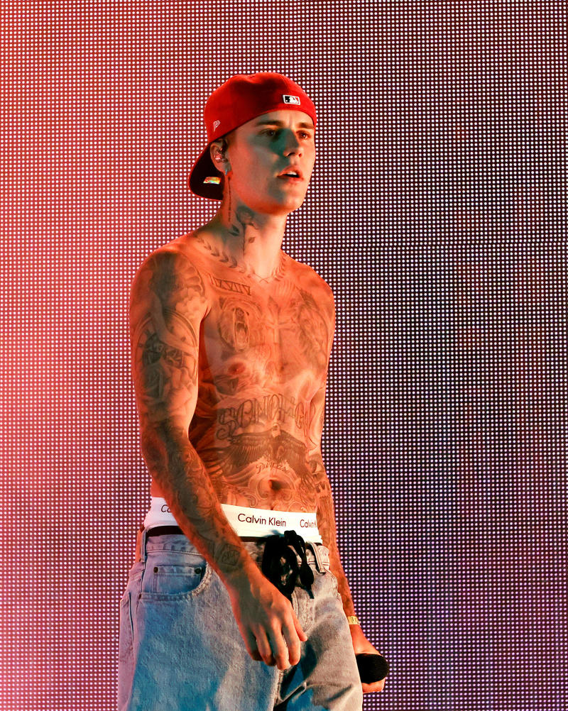 Justin Bieber, Bella, Yolanda and Anwar Hadid, Riley Keough, Ryan Sutter, Avril Lavigne , Shania Twain, Amy Schumer