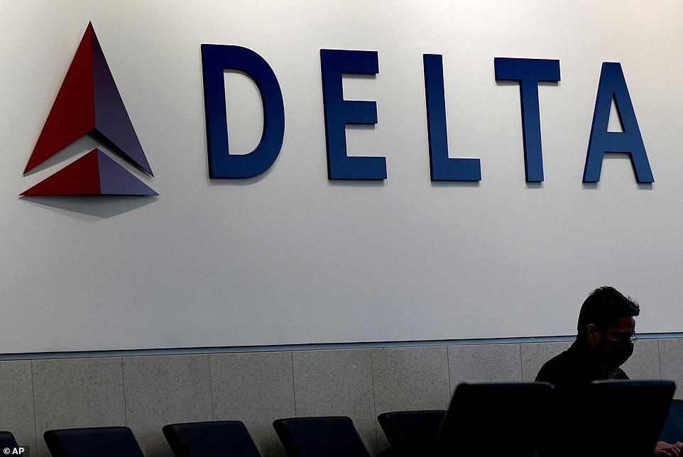 Flight attendant claims Delta crash caused by underqualified pilot