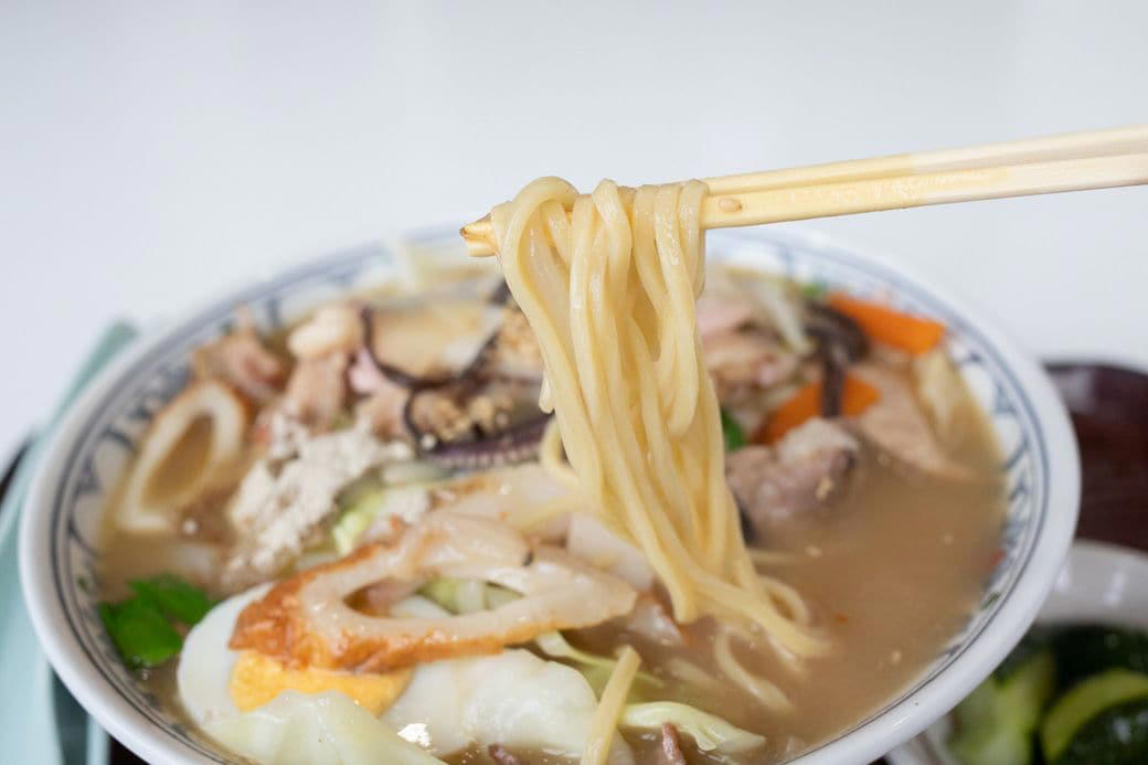 ​そのチキン南蛮、“本物”ですか…？​ , たたずまいは「THE 昭和のファミリーレストラン」, おいしさの理由はひたひたの甘酢、濃厚タルタルソース​ , ​名物はチキン南蛮だけとあなどるなかれ​ , ​​近くには意外な観光名所も​ 