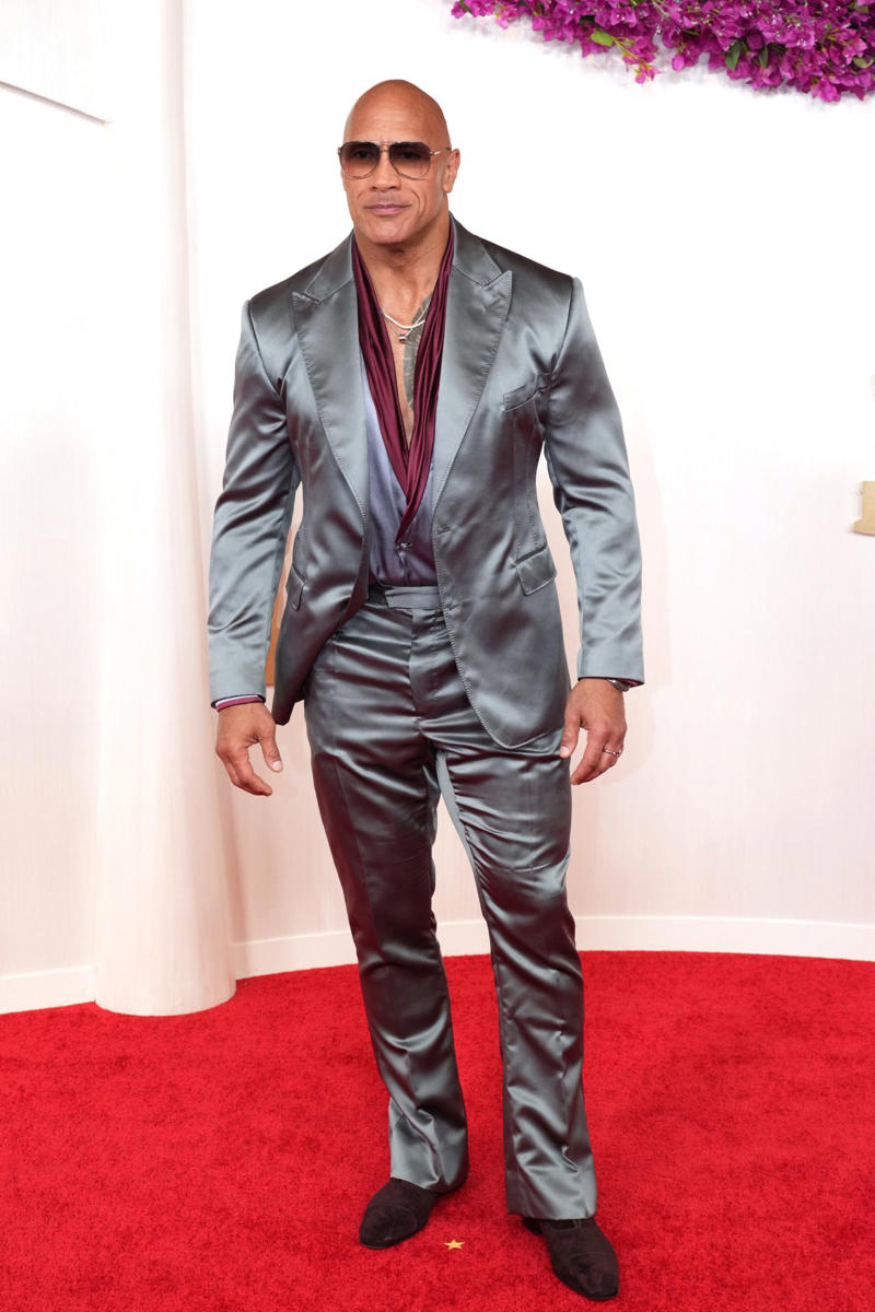 The tallest, Liam Hemsworth vs. Ryan Reynolds, Ryan Reynolds, Liam Hemsworth, Ben Affleck vs. Henry Cavill, Ben Affleck, Henry Cavill, Elon Musk vs. Jeff Bezos, Elon Musk, Jeff Bezos, Alexander Skarsgard vs. Hugh Jackman, Alexander Skarsgard, Hugh Jackman, Jason Momoa vs. Dwayne Johnson, Dwayne Johnson, Jason Momoa, Chris Hemsworth vs. Ryan Gosling, Chris Hemsworth, Ryan Gosling, Zayn Malik vs. Harry Styles, Harry Styles, Zayn Malik, Tom Welling vs. Robert Downey Jr., Tom Welling, Robert Downey Jr., Nicolas Cage vs. Pedro Pascal, Nicolas Cage, Pedro Pascal, Max Verstappen vs. Lewis Hamilton, Max Verstappen, Lewis Hamilton, Jonathan Groff vs. Taron Egerton, Jonathan Groff, Taron Egerton, Conan O'Brien vs. Howard Stern, Howard Stern, Conan O'Brien, Dolph Lundgren vs. Clint Eastwood, Dolph Lundgren, Clint Eastwood, David Hasselhoff vs. Paul Bettany, David Hasselhoff, Paul Bettany, Tom Hiddleston vs. Josh Duhamel, Josh Duhamel, Tom Hiddleston, Will Ferrel vs. Armie Hammer, Armie Hammer, Will Ferrell, Josh Hartnett vs. Liam Neeson, Liam Neeson, Josh Hartnett, Jason Segel vs. Adam Driver, Jason Segel, Adam Driver, Sacha Baron Cohen vs. Tim Robbins, Tim Robbins, Sacha Baron Cohen, Will Smith vs. Vince Vaughn, Vince Vaughn, Will Smith, Nicholas Hoult vs. Jared Padalecki, Jared Padalecki, Nicholas Hoult, Bill Skarsgard vs. Shawn Mendes, Bill Skarsgard, Shawn Mendes, Bradley Cooper vs. Idris Elba, Idris Elba, Bradley Cooper, Joel McHale vs. Ashton Kutcher, Joel McHale, Ashton Kutcher, Channing Tatum vs. Matt Bomer, Channing Tatum, Matt Bomer, James Cromwell vs. Joe Manganiello, James Cromwell