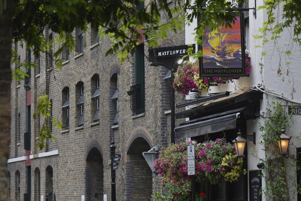 Escaping the skyscrapers, Challenging times for the pub industry, A “loving rivalry”, The search for the oldest pub in London