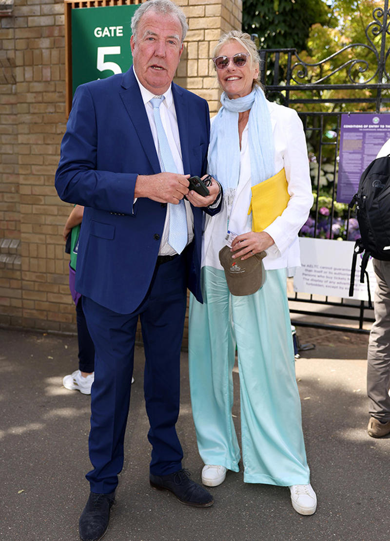 When did they meet?, Diddley Squat Farm, Who is Lisa Hogan?, Lisa's marriage and children, Lisa's book, Addressing their own split rumours, Jeremy's health scare, What does the future hold for the couple?, Celebrating milestones together