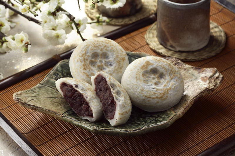明太子の風味に、バリバリ食感！ 何枚でもいけるばい！, ｜めんべい（福太郎）, いちご大福じゃなくて、いちごのどら焼きばい！, ｜あまおう苺入りどら焼き「どらきんぐ生」（伊都きんぐ）, 外側カリカリ、中ホクホク！ 歴史ある太宰府名物！, 【住んでるまちレポート！】明太子好きにはたまらない施設！ 工場見学や明太子作り体験、明太子食べ放題も！