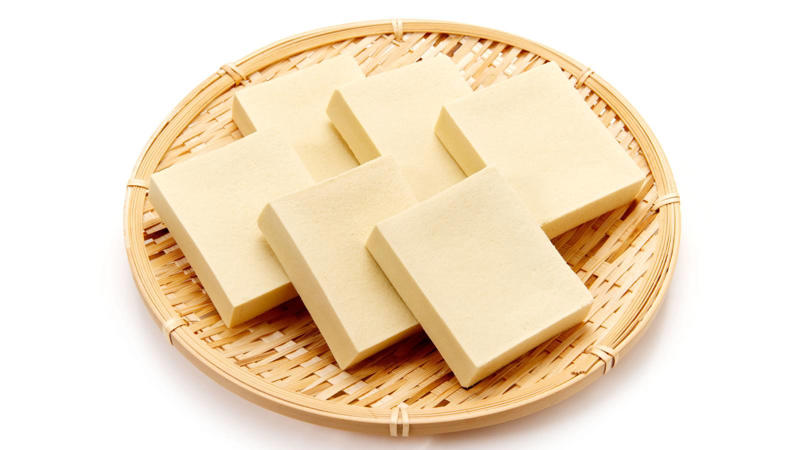 「筋肉・糖質・骨」に効く！高野豆腐の実力とは？, 「戻すだけ・炒めるだけ」でOK！現代向きの使い方いろいろ, 【注意点】栄養価が高い＝食べすぎには注意, 「戻すだけ」で栄養バランスUP。実は“朝向き”食材です