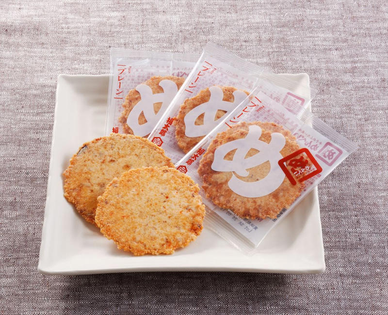 明太子の風味に、バリバリ食感！ 何枚でもいけるばい！, ｜めんべい（福太郎）, いちご大福じゃなくて、いちごのどら焼きばい！, ｜あまおう苺入りどら焼き「どらきんぐ生」（伊都きんぐ）, 外側カリカリ、中ホクホク！ 歴史ある太宰府名物！, 【住んでるまちレポート！】明太子好きにはたまらない施設！ 工場見学や明太子作り体験、明太子食べ放題も！