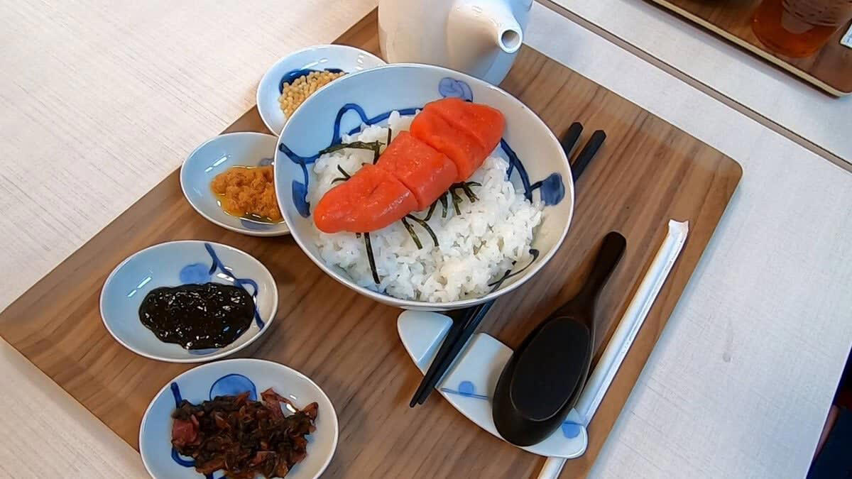 明太子の風味に、バリバリ食感！ 何枚でもいけるばい！, ｜めんべい（福太郎）, いちご大福じゃなくて、いちごのどら焼きばい！, ｜あまおう苺入りどら焼き「どらきんぐ生」（伊都きんぐ）, 外側カリカリ、中ホクホク！ 歴史ある太宰府名物！, 【住んでるまちレポート！】明太子好きにはたまらない施設！ 工場見学や明太子作り体験、明太子食べ放題も！