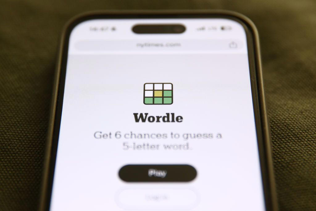 Scrabble, Cribbage, Checkers, Monopoly, Backgammon, Catan, Jigsaw Puzzle, Uno