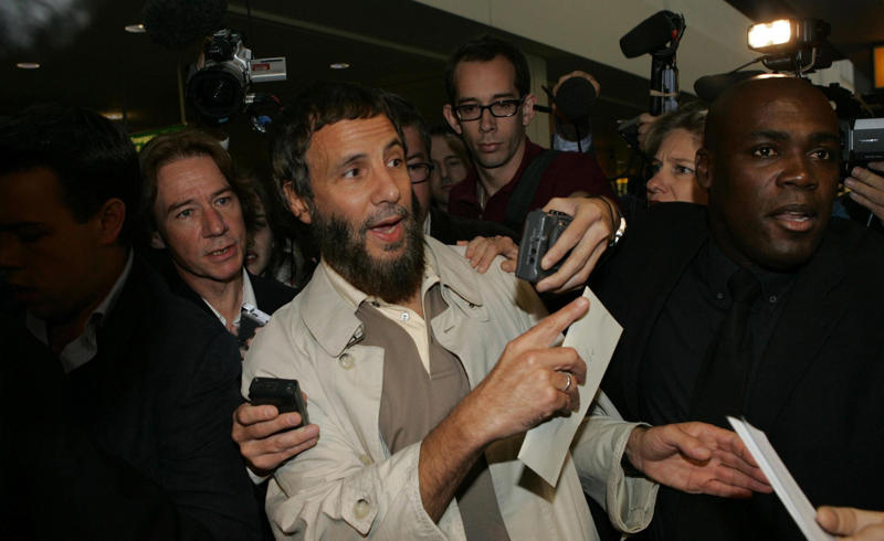 Cat Stevens Nicolas Cage, Snoop Dogg, Keanu Reeves, Amy Winehouse, Cat Stevens, Rubin "Hurricane" Carter, Ruggero Deodato, Todd Bridges, Venus Williams, Mabel Normand, Jane Fonda