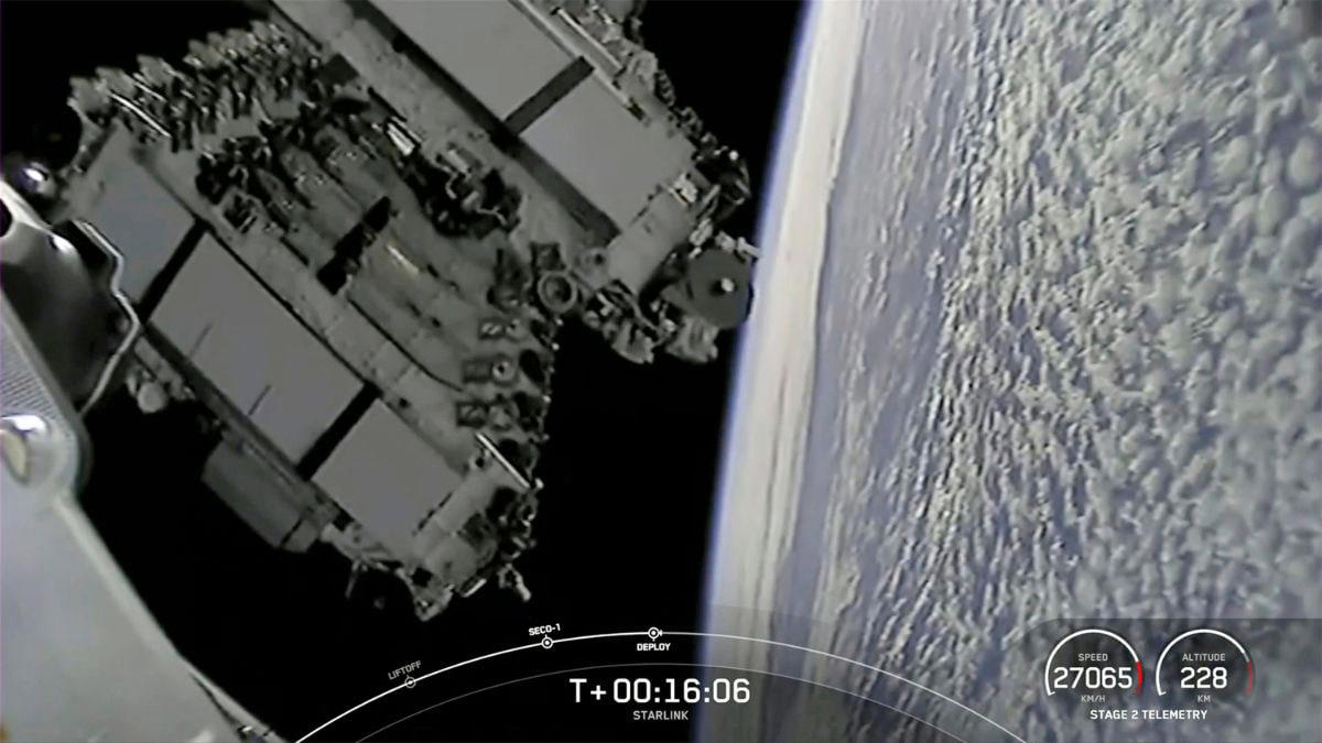 The Ukraine turning point, How Beijing is planning to counter Starlink, Why the world is wary — not just China, Competitors struggle to catch up, China builds its own mega-constellations, A new space race?