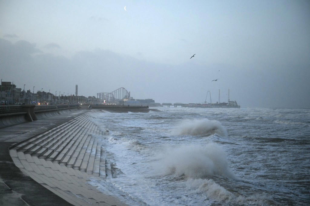Storm Floris to hit UK on Monday with heavy wind and rain forecast