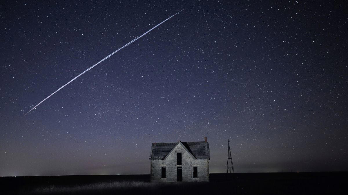 The Ukraine turning point, How Beijing is planning to counter Starlink, Why the world is wary — not just China, Competitors struggle to catch up, China builds its own mega-constellations, A new space race?