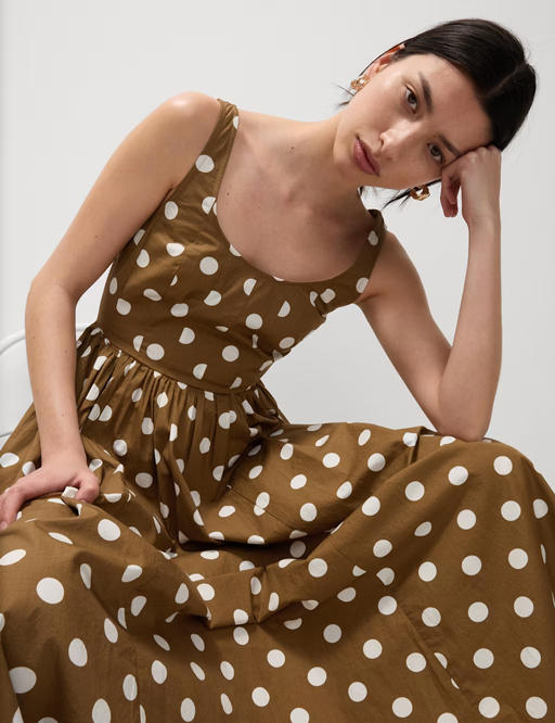 Wear the right fabrics, Underwear is important, Lean into loose styles, Layering isn't just for winter, Don't forget your feet, Pastels for the win, You Might Also Like