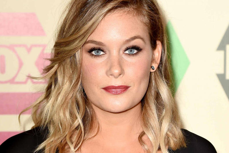 A familiar face, even if you don't know from where, From Minnesota, with frost and talent, Luxury training, without the drama, 'Fargo' gave her a first hit, 'Legion' and her craziest role so far, Not a model, but she could be, She went to Japan... on HBO, She also does movies, but without the red carpet, About her private life: Good luck with that, Today: Continues to add without rushing, A career without hurries or hashtags