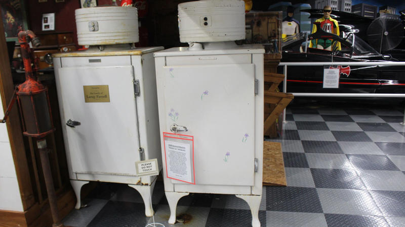 General Electric Monitor Top Refrigerator (1927–1930s) Thrift Store Gold Mines, KitchenAid Model 'K' Mixer (1930s–50s), Sunbeam Mixmaster (1930s–60s), Toast-O-Lator Toaster (1940s), General Electric Monitor Top Refrigerator (1927–1930s), Westinghouse L-5 Waffle Iron (1930s), Vitamix Blender (1940s–60s), Dormeyer Mixwell Mixers (1950s), Hamilton Beach Milkshake Mixer (1950s), Coldspot Refrigerator by Sears (1940s–50s), Universal Coffeematic Percolator (1950s), Oster Regency Kitchen Center (1970s–80s), Crosley Shelvador Refrigerator (1940s), Vintage Soda Syphons (1930s–60s), Wear-Ever Juicers (1950s), GE Wall-Mount Can Openers (1960s), Kenmore Rotisserie Ovens (1950s–60s), Electric Egg Cookers (Sunbeam, GE – 1950s–70s), Bakelite Hand Mixers (1930s–40s), Hoosier Cabinets (1920s–30s), Early Crock-Pots (Rival – 1970s), Arvin Hot Plates (1940s–50s)