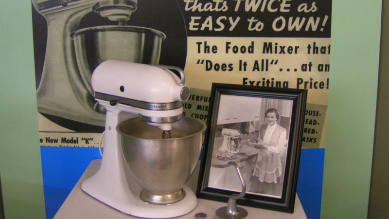 KitchenAid Model 'K' Mixer (1930s–50s) Thrift Store Gold Mines, KitchenAid Model 'K' Mixer (1930s–50s), Sunbeam Mixmaster (1930s–60s), Toast-O-Lator Toaster (1940s), General Electric Monitor Top Refrigerator (1927–1930s), Westinghouse L-5 Waffle Iron (1930s), Vitamix Blender (1940s–60s), Dormeyer Mixwell Mixers (1950s), Hamilton Beach Milkshake Mixer (1950s), Coldspot Refrigerator by Sears (1940s–50s), Universal Coffeematic Percolator (1950s), Oster Regency Kitchen Center (1970s–80s), Crosley Shelvador Refrigerator (1940s), Vintage Soda Syphons (1930s–60s), Wear-Ever Juicers (1950s), GE Wall-Mount Can Openers (1960s), Kenmore Rotisserie Ovens (1950s–60s), Electric Egg Cookers (Sunbeam, GE – 1950s–70s), Bakelite Hand Mixers (1930s–40s), Hoosier Cabinets (1920s–30s), Early Crock-Pots (Rival – 1970s), Arvin Hot Plates (1940s–50s)