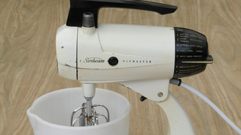 Sunbeam Mixmaster (1930s–60s) Thrift Store Gold Mines, KitchenAid Model 'K' Mixer (1930s–50s), Sunbeam Mixmaster (1930s–60s), Toast-O-Lator Toaster (1940s), General Electric Monitor Top Refrigerator (1927–1930s), Westinghouse L-5 Waffle Iron (1930s), Vitamix Blender (1940s–60s), Dormeyer Mixwell Mixers (1950s), Hamilton Beach Milkshake Mixer (1950s), Coldspot Refrigerator by Sears (1940s–50s), Universal Coffeematic Percolator (1950s), Oster Regency Kitchen Center (1970s–80s), Crosley Shelvador Refrigerator (1940s), Vintage Soda Syphons (1930s–60s), Wear-Ever Juicers (1950s), GE Wall-Mount Can Openers (1960s), Kenmore Rotisserie Ovens (1950s–60s), Electric Egg Cookers (Sunbeam, GE – 1950s–70s), Bakelite Hand Mixers (1930s–40s), Hoosier Cabinets (1920s–30s), Early Crock-Pots (Rival – 1970s), Arvin Hot Plates (1940s–50s)