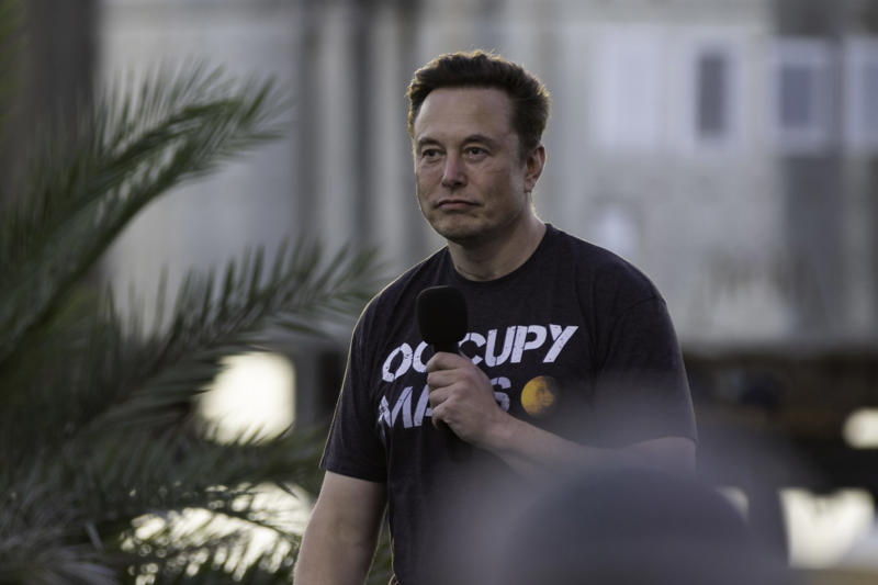 Local protests The move to Texas, Rocket tests, The creation of the Starbase town, Local protests, The desire to be king, SpaceX rules, Elon Musk immortalized, The leap to Mars, A law unto itself, Tesla diners, The occupation of Mars, The ubiquitous X in Tesla Town, SpaceX and the Musk clan, Musk's America Party, Burnout?