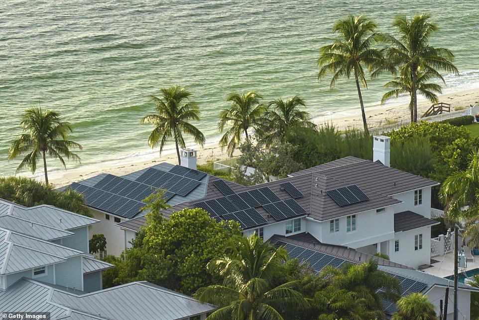Florida homeowners rush to make improvements to bag tax credit