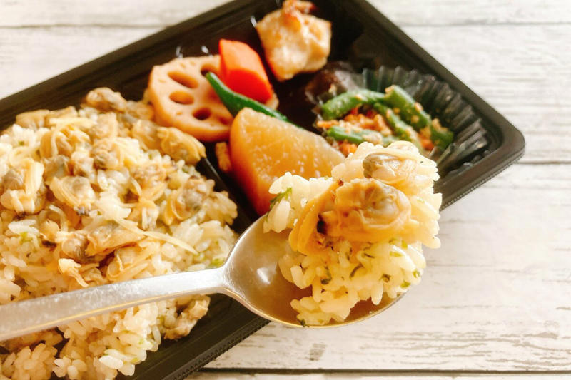 埼玉のご当地スーパー「マミーマート」はお弁当＆お総菜が超充実, 1：丼部門最優秀賞「北海道産ホタテの海宝飯」, 2：おにぎり部門最優秀賞「割烹おにぎり膳（白海老と桜海老・たこ飯）」, 3：弁当部門優秀賞「浜名湖産青のり香るあさりご飯弁当」, 4：惣菜部門入選「魅惑のとろける4種のチーズメンチカツ」, 個人的No.1は「チーズメンチカツ」