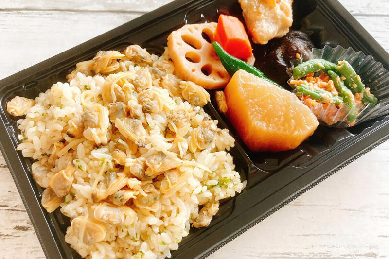 埼玉のご当地スーパー「マミーマート」はお弁当＆お総菜が超充実, 1：丼部門最優秀賞「北海道産ホタテの海宝飯」, 2：おにぎり部門最優秀賞「割烹おにぎり膳（白海老と桜海老・たこ飯）」, 3：弁当部門優秀賞「浜名湖産青のり香るあさりご飯弁当」, 4：惣菜部門入選「魅惑のとろける4種のチーズメンチカツ」, 個人的No.1は「チーズメンチカツ」