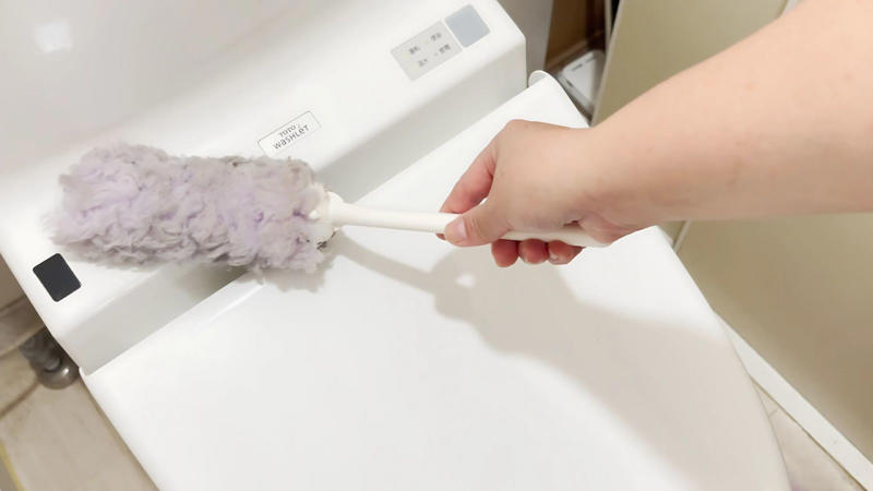 NG⒈ いきなりウェットシートで拭いている, NG⒉ トイレの床を「奥から手前」に拭いている, NG⒊ トイレ用洗剤を複数同時に使っている, 正しい手順で、トイレ掃除はもっと効果的に