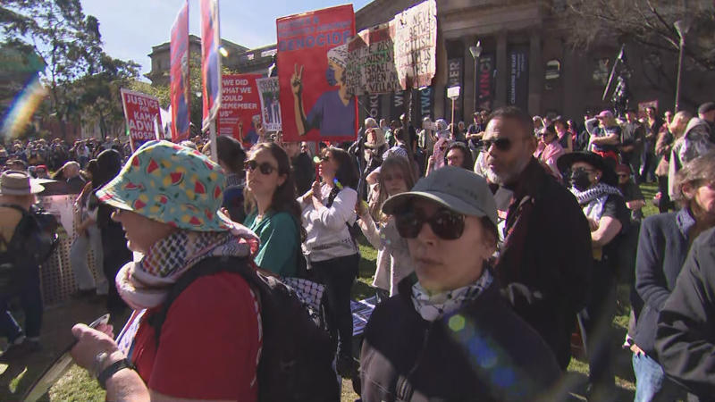 'Too many people' on bridge, organisers say, Miserable day but demonstrators march on, Protesters reach Sydney Harbour Bridge, Counter-protesters detained in Melbourne, Sydney's train stations packed with protesters, Thousands more expected to join march, Famous faces join protest, Police close Sydney Harbour Bridge, Drivers warned to avoid the city, Weather won't deter protesters in Sydney, Thousands to descend on Melbourne CBD