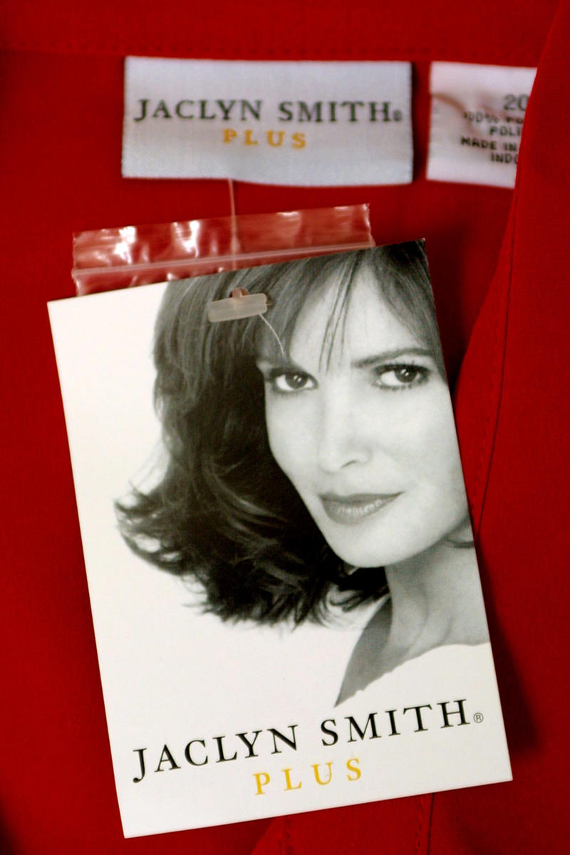 Actress, entrepreneur, and always impeccable, The eternal angel: Her consecration on TV, The only one who never jumped ship, Not just a pretty face, Hollywood and Its 'fallen angel' syndrome, The empress of affordable fashion, The queen of the TV movie, A face that doesn't age, Emeritus businesswoman of American style, Kelly Garrett, the character that never left, A style bulletproof against time, Discreet millionaire with no paparazzi