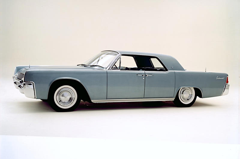 1. White Model M, 2. Pierce-Arrow Model 51, 3. Packard Twin Six, 4. Lincoln Model L, 5. Cadillac 452-B V16, 6. The problematic Cadillac, 7. The Sunshine Special, 8. Lincoln Cosmopolitan, 9. Cadillac Eldorado, 10. The Bubble Top, 11. Kennedy’s Continental, 12. Johnson’s Continental, 13. Nixon’s Continental, 14. Cadillac Fleetwood, 15. Lincoln Town Car, 16. Cadillac Brougham, 17. Cadillac DeVille, 18. 2009 Cadillac, 19. 2018 Cadillac