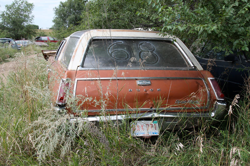 Chrysler Newport Custom 1971, Ford 1949, Chevrolet Bicayne 1960, Studebaker President 1958, Plymouth Belvedere 1956, Merkur XR4Ti, Jaguar XJ Series 2, Nash 1953, Packard Clipper 1954, Packard Clipper 1951, Buick 1937, Volvo Amazon, Jeep CJ5, Pontiac Chieftain 1957, Pontiac Catalina 1959, Buick Sportwagon 1968, Cadillac 1958, Ford Galaxie 1960, Buick 1950, Ford 1941