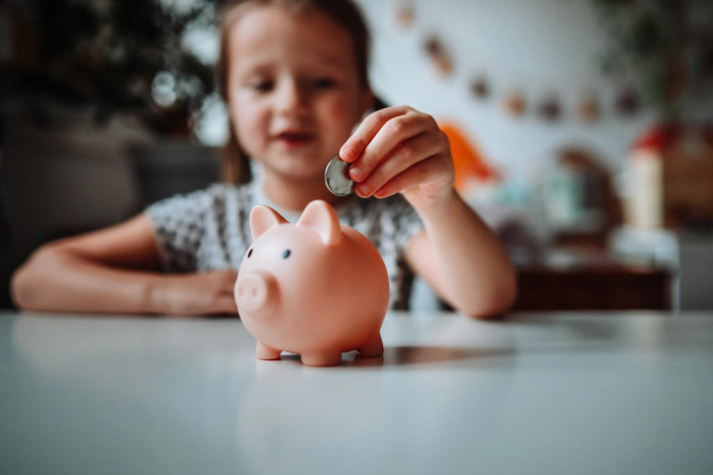 Saving isn’t punishment, it is freedom Teach kids that needs and wants are different, Saving isn’t punishment, it is freedom, How a salary works, What happens as money grows, You shouldn’t spend everything at once, Parents have to make spending choices, too