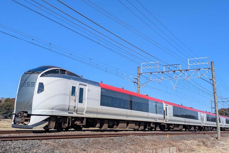 千葉駅特急激減の衝撃, 政令指定都市の試練, バスが変えた空港アクセス, 羽田国際線増加と成田競争激化