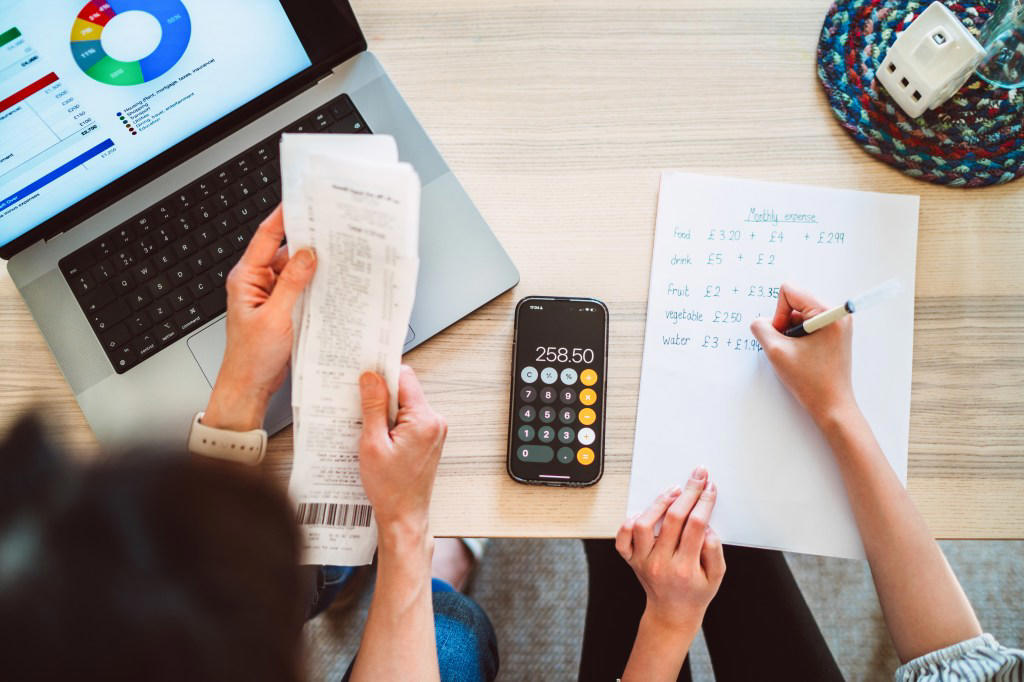 What happens as money grows Teach kids that needs and wants are different, Saving isn’t punishment, it is freedom, How a salary works, What happens as money grows, You shouldn’t spend everything at once, Parents have to make spending choices, too