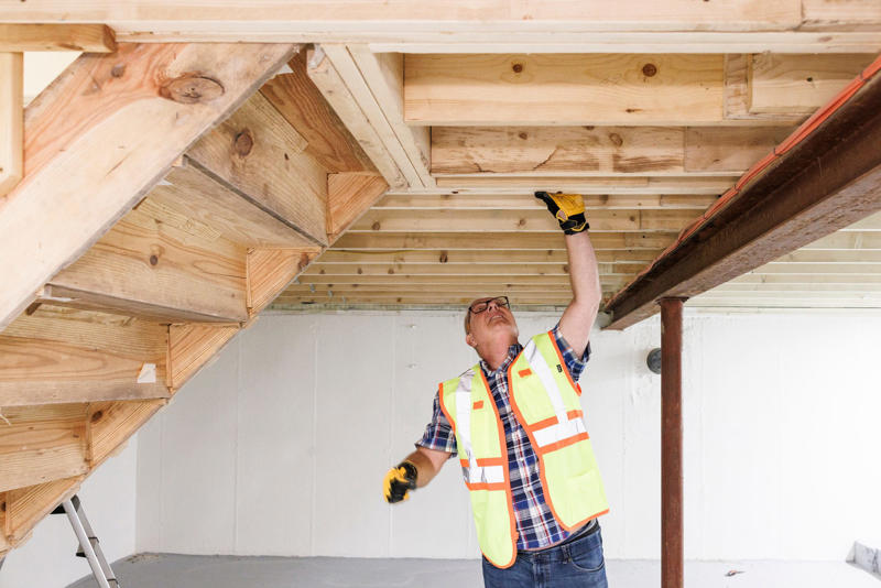 Don't be Afraid to Ask Questions, Get Pictures for Proof, Do Your Own Pre-Inspection, Pay Attention to the Roof, Look for Cosmetic Fixes, Look in the Attic, Give the Plumbing a Try, Furnace and Water Heater, Don't Forget the Basement