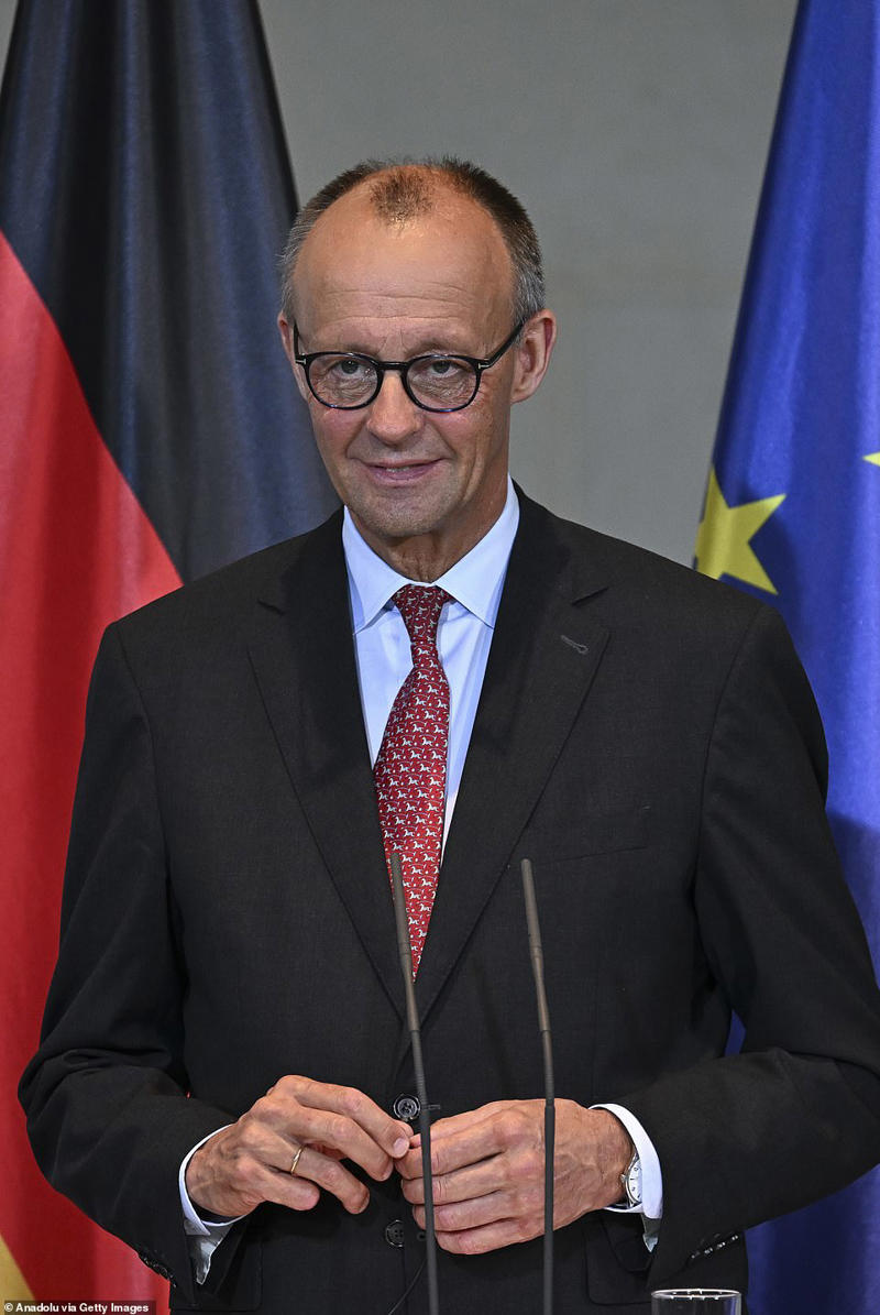 Data: Germany sees number of asylum seeker arrivals halve in six months