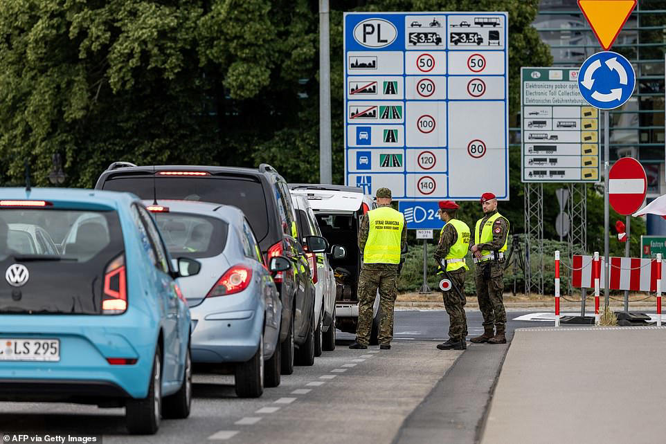 Data: Germany sees number of asylum seeker arrivals halve in six months