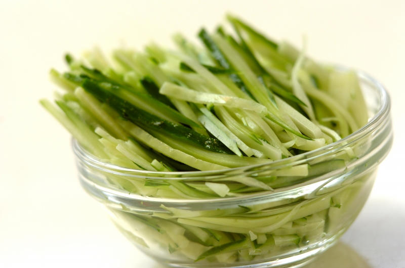 【キュンと酸っぱい】鶏だしレモンの冷やしラーメン, 【野菜たっぷり】北海道の居酒屋定番！ ラーメンサラダ, 麺つゆで本格！ 鶏だしの冷やしつけ麺, トマトカレーつけ麺, やみつき！ ピリ辛ネギチャーシュー