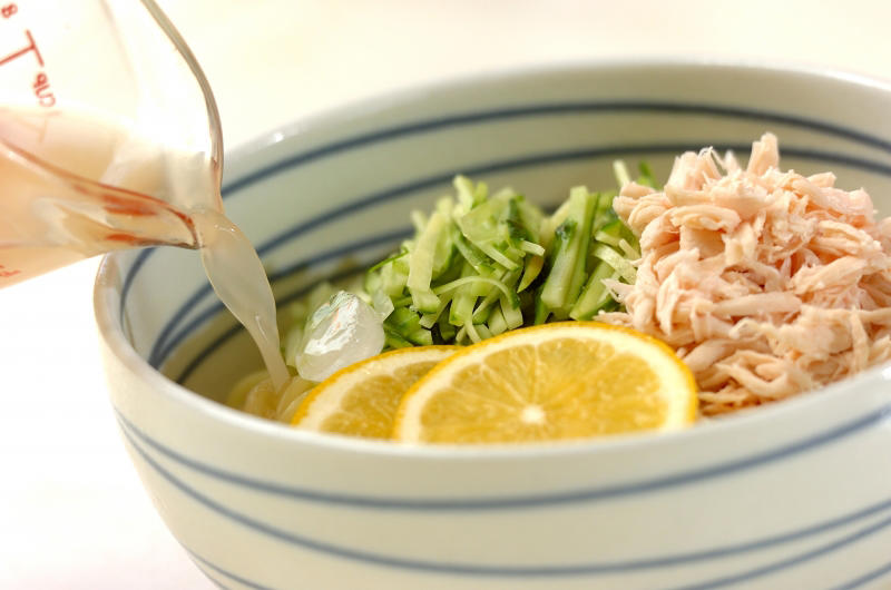 【キュンと酸っぱい】鶏だしレモンの冷やしラーメン, 【野菜たっぷり】北海道の居酒屋定番！ ラーメンサラダ, 麺つゆで本格！ 鶏だしの冷やしつけ麺, トマトカレーつけ麺, やみつき！ ピリ辛ネギチャーシュー